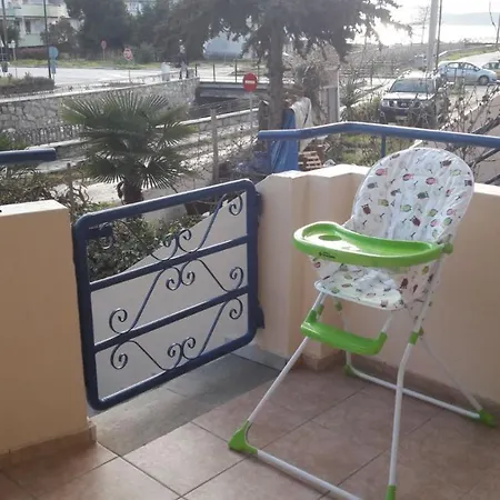 Vila Ideal Family House Néa Péramos