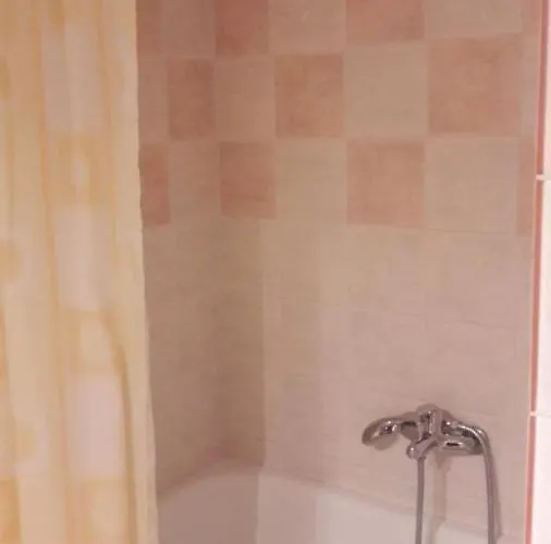 Ideal Family House Неа-Перамос